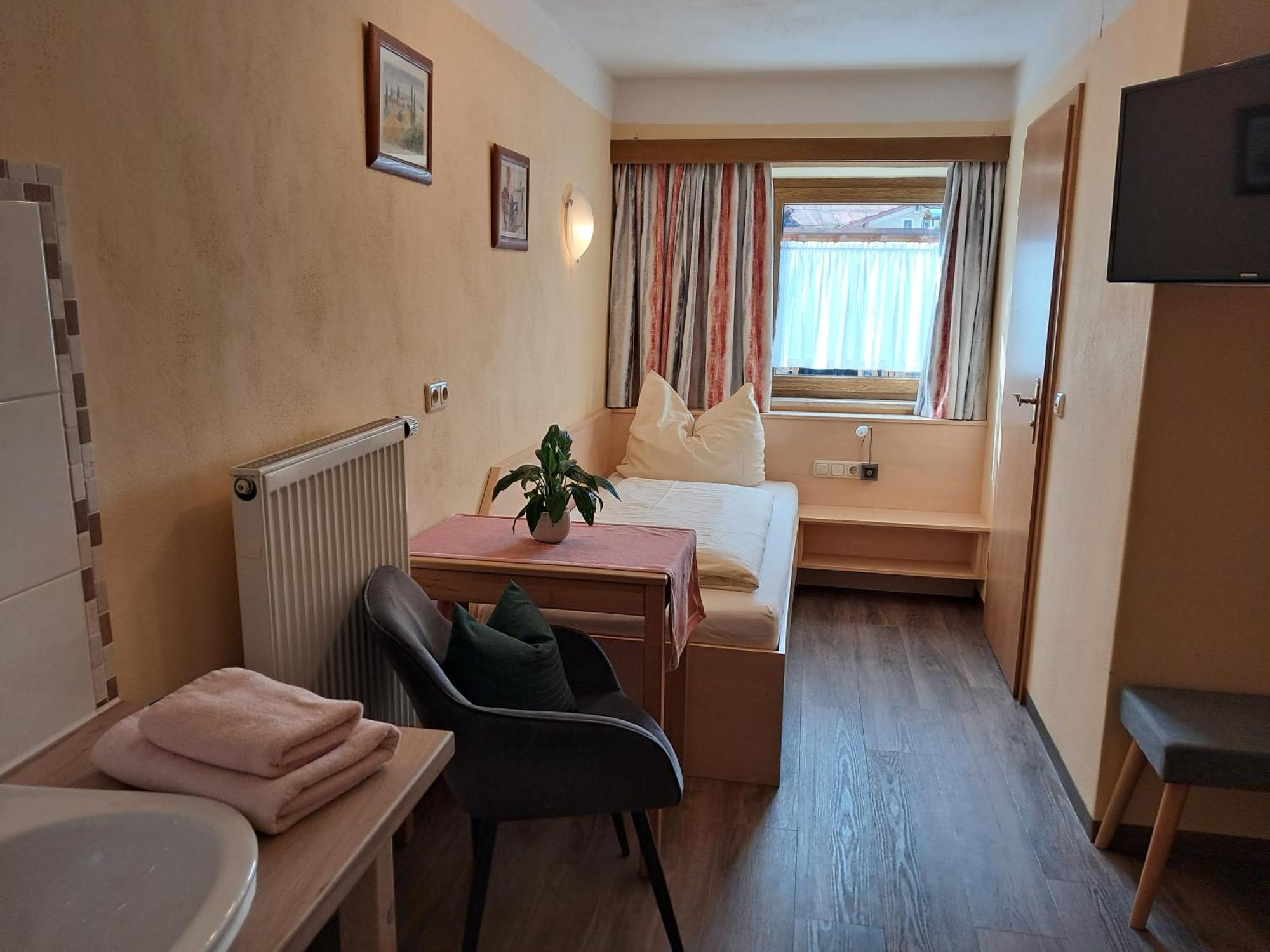 Hotel Garni Edelweiss Siegsdorf Exterior photo